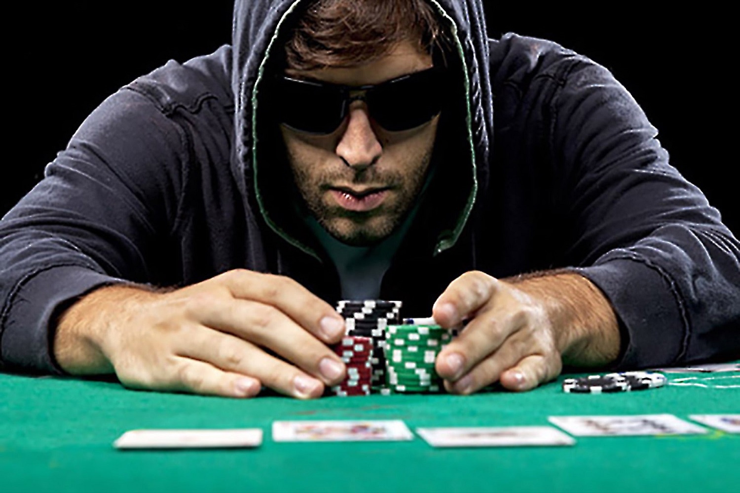 Hindari Membuat Gertakan yang Buruk dalam Judi Poker